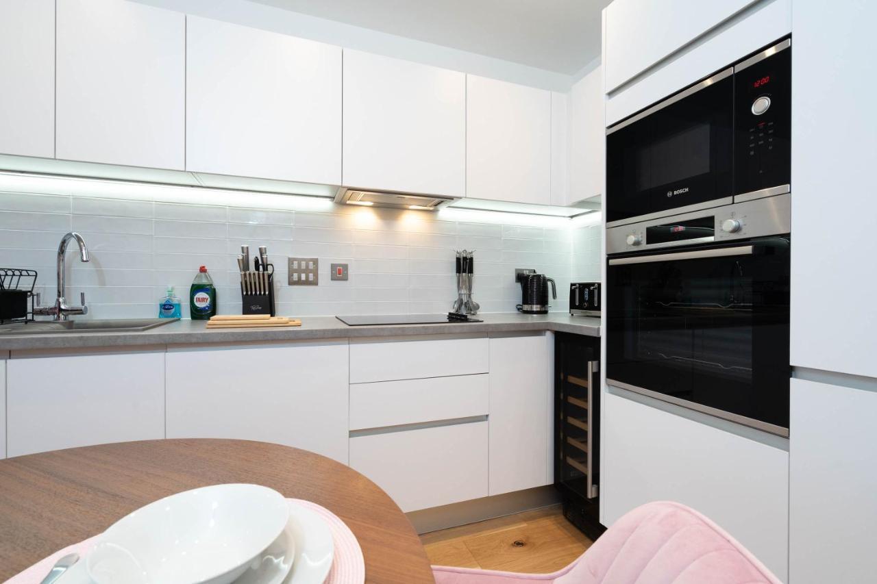 Maevela Apartments ☆ Pink Luxury Apartment With Balcony - Birmingham City Centre - 5 Min Walk From Bullring, Cube, Mailbox, New Street Station - Free Netflix & Wifi Экстерьер фото