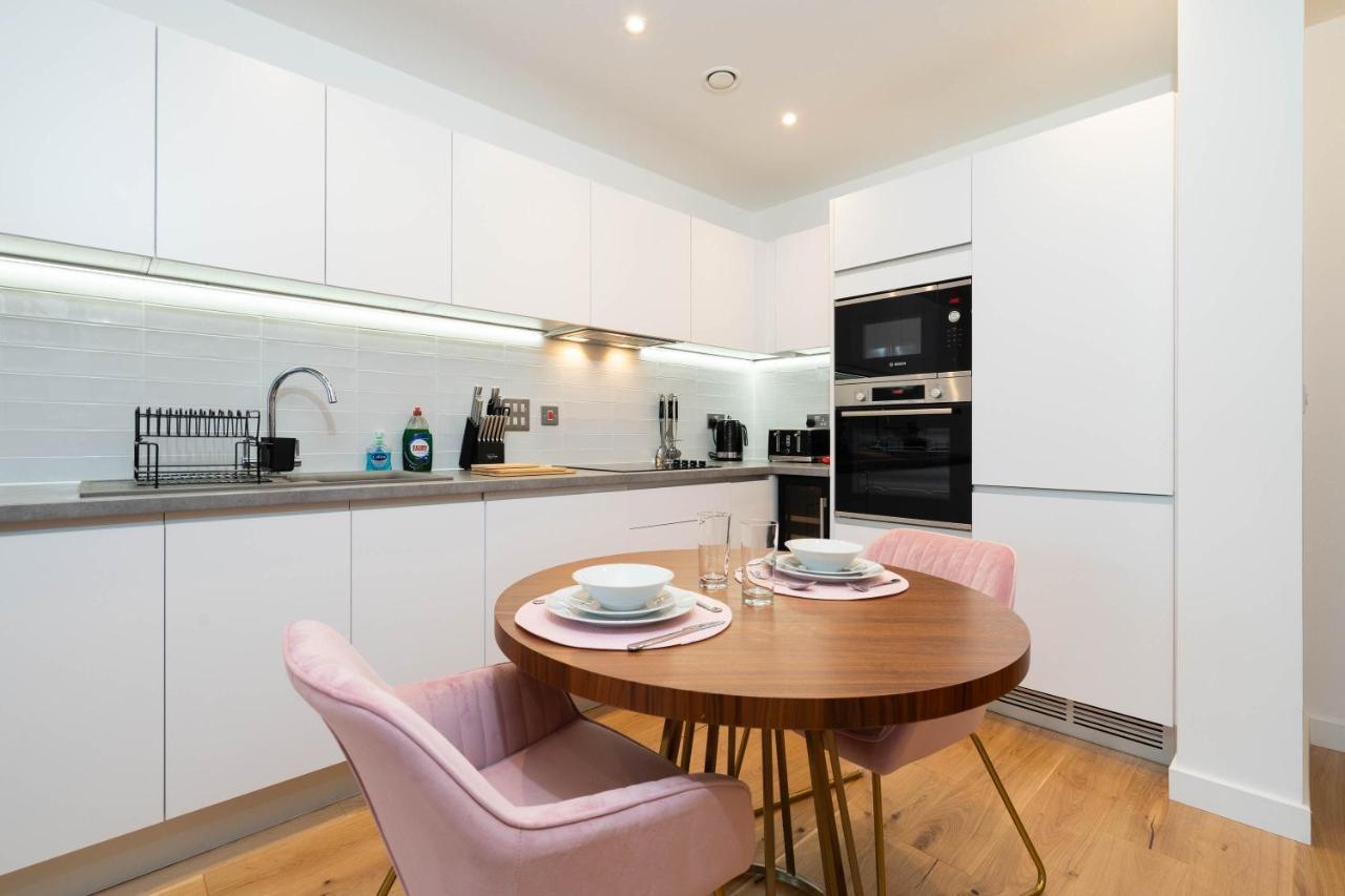Maevela Apartments ☆ Pink Luxury Apartment With Balcony - Birmingham City Centre - 5 Min Walk From Bullring, Cube, Mailbox, New Street Station - Free Netflix & Wifi Экстерьер фото