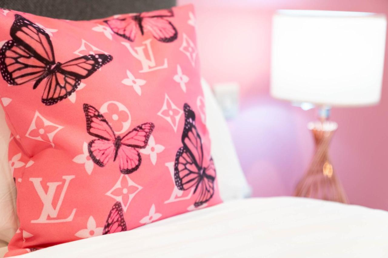Maevela Apartments ☆ Pink Luxury Apartment With Balcony - Birmingham City Centre - 5 Min Walk From Bullring, Cube, Mailbox, New Street Station - Free Netflix & Wifi Экстерьер фото