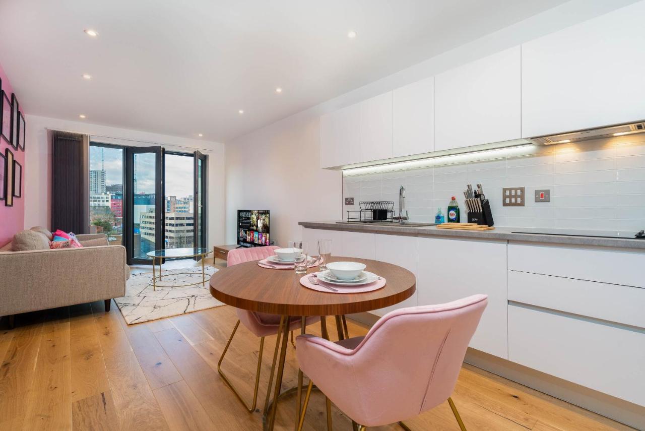Maevela Apartments ☆ Pink Luxury Apartment With Balcony - Birmingham City Centre - 5 Min Walk From Bullring, Cube, Mailbox, New Street Station - Free Netflix & Wifi Экстерьер фото