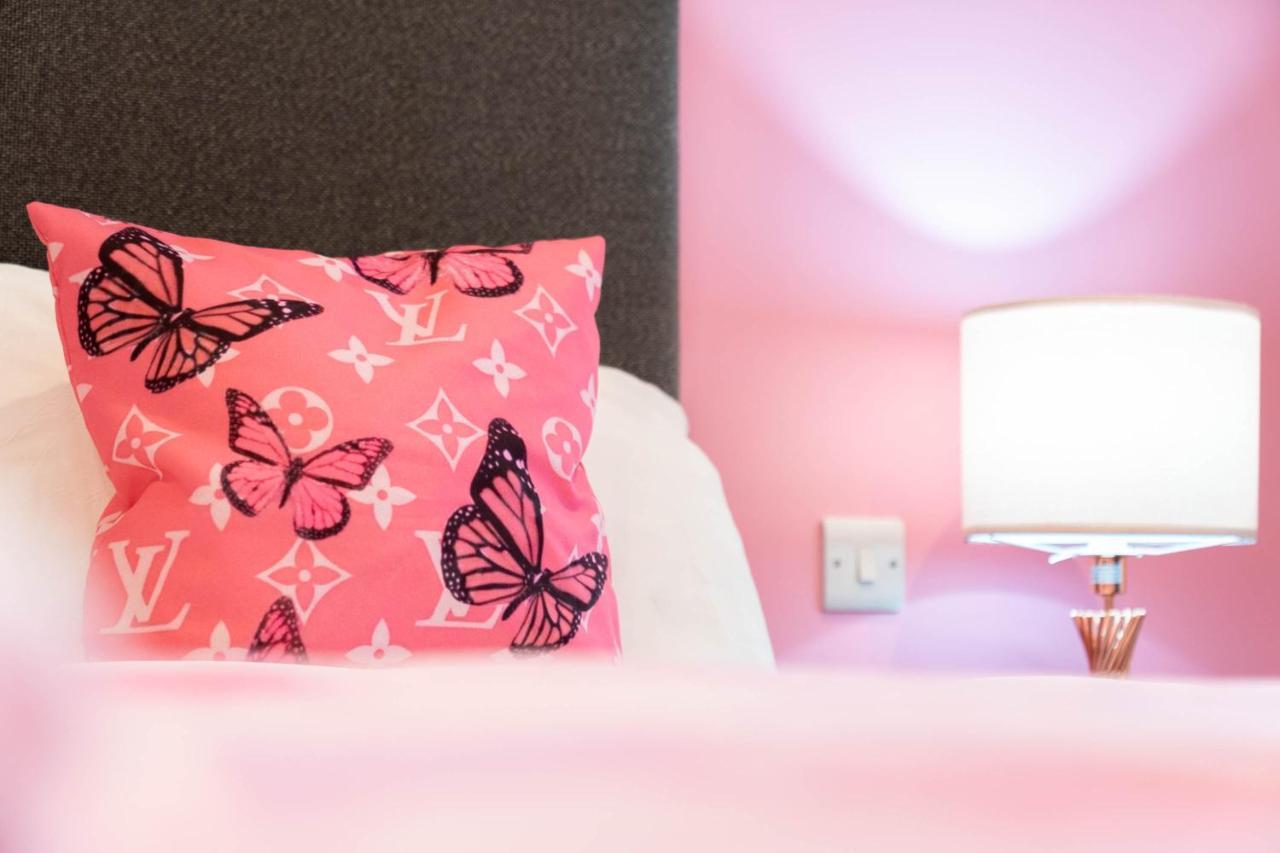 Maevela Apartments ☆ Pink Luxury Apartment With Balcony - Birmingham City Centre - 5 Min Walk From Bullring, Cube, Mailbox, New Street Station - Free Netflix & Wifi Экстерьер фото